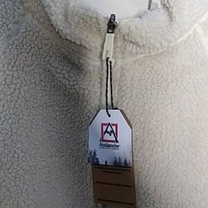 NWT-Reversible Fleecy & Satiny Avalanche Women's Zip Up Cream Jacket